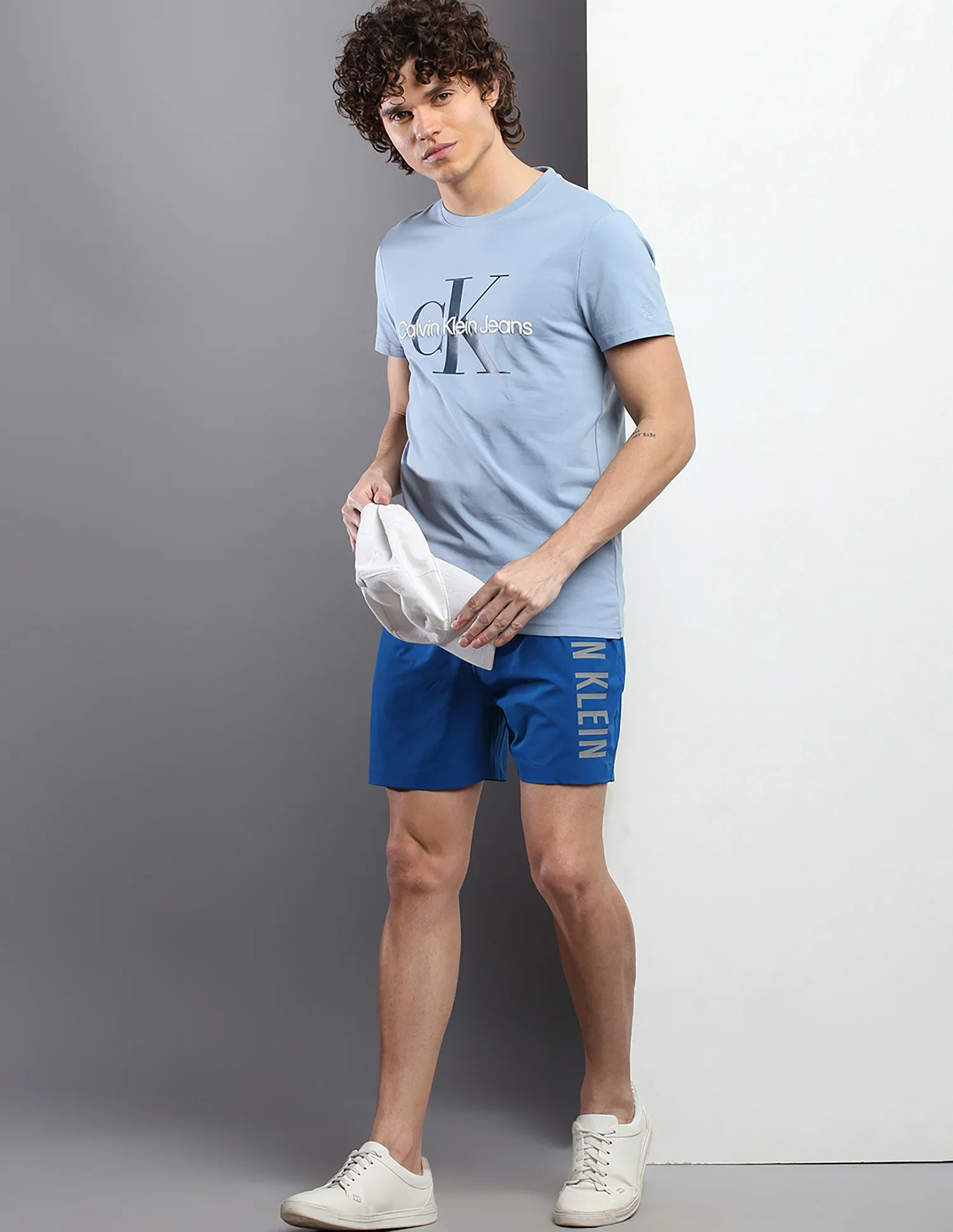 CALVIN KLEIN JEANS - Image 2